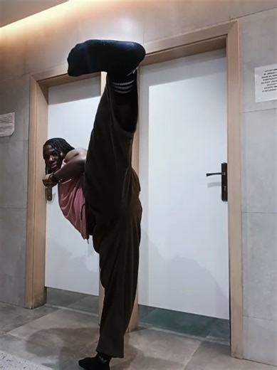 si tu as mi ton coeur saaa mal te service 🤣🤣🤣🤣#sexyblackdiamond #willfitness #challenge #taekwondo #tientien @WILL FITNESS