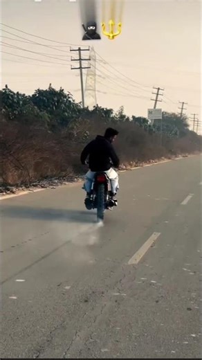 #splendor ride on road #splendor# stunt bike 😈😈 trending short video 😈😎