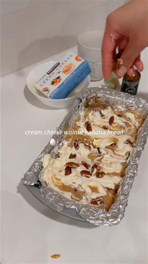 cream cheese walnut banana bread #easyrecipes #thesummeriturnedpretty #food
