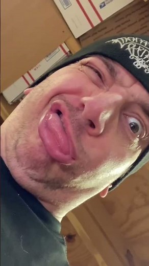 Unstucking a stuck-up screw on a Stanley Bailey bench plane frog 🐸 #handplane #handtools #stanley