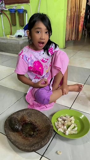 Tahan Pedas Challenge: Family Fun with Spicy Food