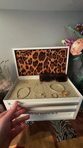 Craft a Unique Jewelry Box with Cardboard