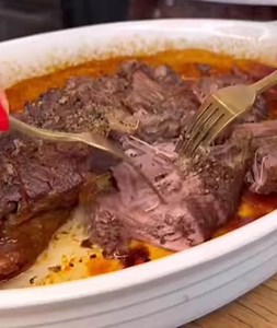 TELETINA JE OBIČNO TEŠKA ZA PRIPREMU, OVAJ RECEPT JE ČISTA 10: 2 začina i 2 puta bacite pogled na meso - meko je ko duša