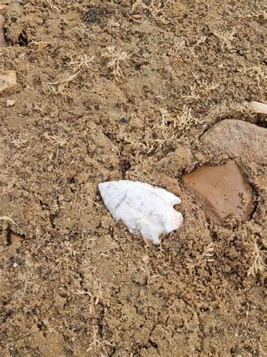 a nice day out exploring!! #rock #flint #arrowheads #Missouri #river