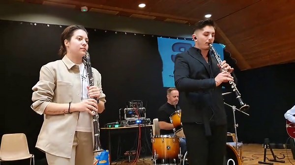 Με τα δύο Κλαρίνα 🌟🌟🌟🌟🌟 της Νεας γενιάς της Ηπείρου 👉Ιωάννα Χαραλάμπους 👈 👉 Λευτερις Τζίμας 👈 #follow #share #coment #like