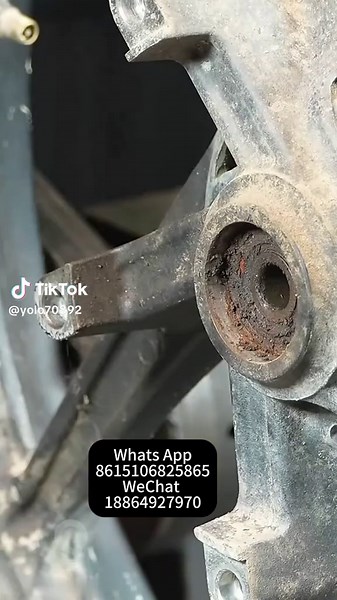 Genius. Insert the expansion screw into the bearing and remove the bearing #bear #machine #automobile #maintenance #轴承 #汽车维修 #机械