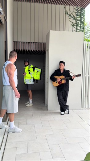 Wait, is that Elvis? That’s crazy. @Reese Bros @Elvis Roberts @Tonino Luketic