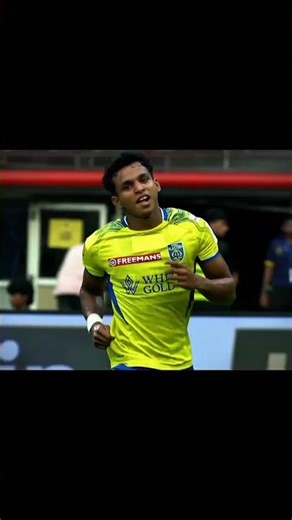 മലയാളി പൊളിയാടാ 💛🔥 | Nihal & Vipin | Kerala Blasters | #keralablasters #kbfc #shorts