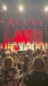 368K views · 10K reactions | Helal Olsun Sizlere!  Yunan şarkıcı Despina Vandi, sahnede ATATÜRK resmi var diye sahneye çıkmadı. İnsanlar sahneye çıkıp İzmir Marşı'nı söylemeye başladı. "Sen TÜRK olduğunu unutsan da, düşmanın UNUTMAZ!" | Atatürk Ülkücüleri | Facebook