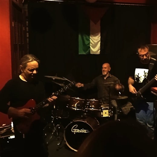 70 reactions · 5 comments | Proto Cosmos -Alan Pasqua Live from Poetry bar #liveperformance #jazzguitar #fusionguitar #headlessguitar #musiciansofinstagram #musicianslife #jazzrock #jazzrockfusion | Achilleas Diamantis | Facebook