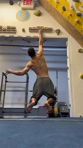 Charlie Schreiber, CSCS on Instagram: "Even as someone who is fanatic about climbing and training, this time of year matters more than squeezing in perfect sessions. 🎄 For a long time, the holidays used to stress me out. I’d panic about missing sessions, worry about eating “off plan,” and still try to force hard training between family events. And then, inevitably, I’d have a bad session after enjoying good food, a couple drinks, or a late night with people I love… and I’d get frustrated, annoy