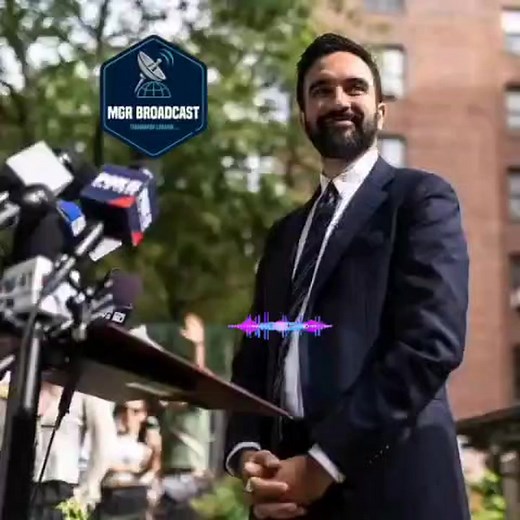 620K views · 56K reactions |  Musulmi ya zama Mayor na New York karo na farko a tarihin Amurka!  Zohran Mahmood Mamdani, ɗan shekara 34 daga Uganda, ya lashe zaɓen Mayor na New York karkashin jam’iyyar Democrat.   Allah Ka taimake shi, Ka ɗaukaka Musulunci da Musulmai a duniya. 爐  Ku bi shafin MGR BROADCAS don ƙarin labarai masu zafi — muje wasanni! ⚽ #NewYork #Musulmi #USA #Tarihi #MGRBROADCAS #maigatari #jigawa | MGR Broadcast | Facebook