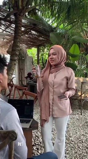 Speaking Practice Customer Complaint at a Café | English Conversation Practice (Short Video)