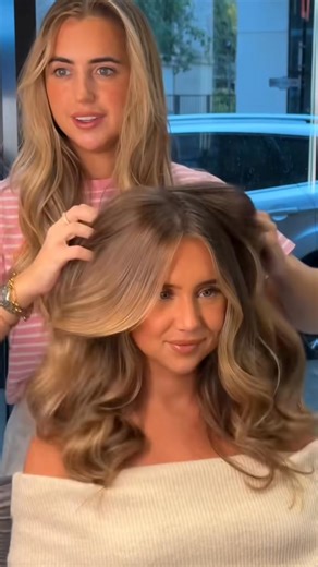 This is YOUR SIGN to add dimension to your blonde… Multitonal Honey Bronde 🍯 A full video talk through will be up over on my hairdresser education page 🤍 Dimensional colour on Neville #beigebrondehair #beigeblonde #beigebronde | Hairbysuziangelina