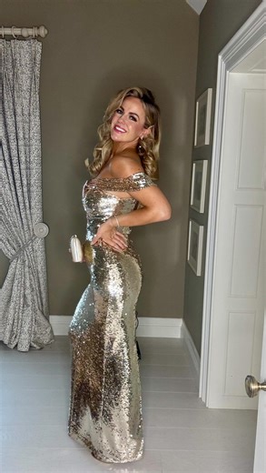 Dress in Motion Couldn’t resist. It deserved another spot. What a night. Absolutely loved it. The live orchestra. 🙌🏻 | Thebighillhouse