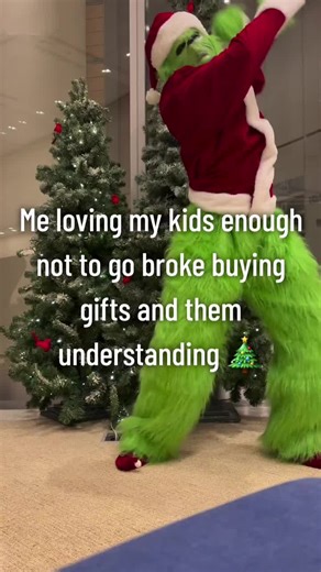 Have an amazing day today! #christmas #fyp #viralvideo #grinch #twerk | grinch