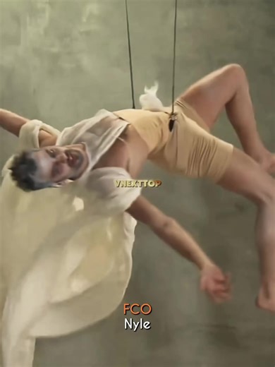 Trong tập 6 của America's Next Top Model Cycle 22, các thí sinh được đưa đến một căn phòng được dựng lên hết sức ma quái và kì bí. Tại đó, Yu Tsai công bố rằng họ sẽ có buổi chụp hình dựa theo bộ phim kinh dị nổi tiếng