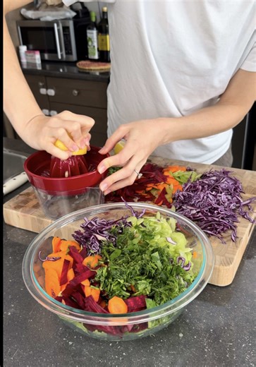 Clean Out the Fridge Salad 🥗 | High Protein Healthy Salad Recipe If you have random veggies in your fridge, make THIS easy healthy salad. It’s high in fiber, packed with nutrients, and balanced with protein — perfect for a healthy lunch or light dinner. Ingredients: • Lettuce • Red (purple?) cabbage • Carrots • Beets • Celery • Fresh parsley & dill • 2 boiled eggs • Toasted pumpkin seeds Simple Lemon Dressing: • Freshly squeezed lemon • Olive oil • Salt & pepper Chop, toss, drizzle, enjoy. That