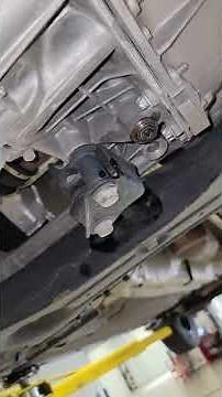 drain and fill on manual transmission for Nissan versa #reels #tiktok #nissan #mechanic 0