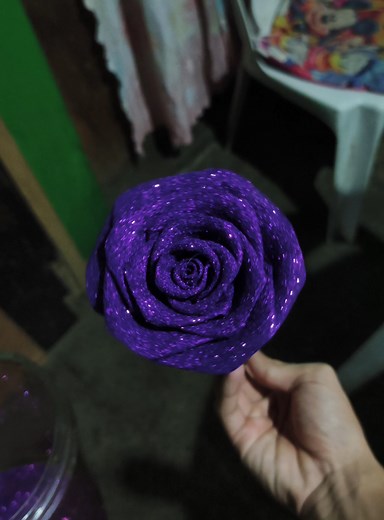 Best Glue Spray for Floral Arrangements