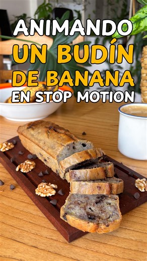 Marco Lanzoni on Instagram: "Animando un budín de banana en stop Motion. Un nuevo episodio de #animandorecetas 🍞🍌 Ingredientes: 3 bananas 2 huevos Pizca de sal Cucharada de miel o azúcar Canela 50 ml de leche 50 ml de aceite 150 gr de harina leudante Chips y/o nueces Este video fue realizado en vivo en compañía y con la ayuda de muchos de los que están acá, así que es también de ustedes. Muchas gracias y nos vemos la próxima ❤️ #stopmotion #budindebanana #receta #tutorial"