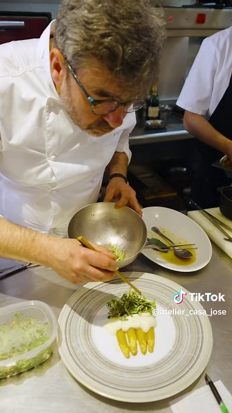 🎥 PERICOS ENCURTIDOS EN CÍTRICOS Y SU PROPIA CREMA DE MÓDENA #artesaniaculinaria Carta de temporada en 🔗casajose.es 📲Reservas 91 891 14 88 ✅ Filosofía SHUM 🌱 Cocina sostenible ♻️ #restaurantesmadrid #restaurantesaranjuez #gastronomia #gastronomiaespañola