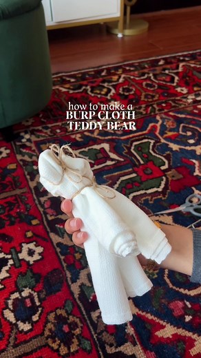 DIY Teddy Bear Burp Cloth Tutorial for Baby Showers