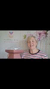 💐Top Tip for Florists 💐 . Our Maxi Square box is the perfect size to hold a block of florist's foam . Therefore as well as using this box for bouquets, you can also use it for floral arrangements . Available in a range of colours . Shop now on www.floralbox.com . | Floralbox Packaging