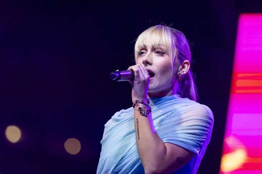 Povukla se s estrade i počela pjevati duhovnu glazbu, a sad je promijenila i imidž: Albina Grčić više ne izgleda ovako