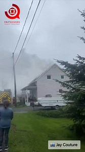 Incendie à Lambton 🔥 11h55 | 19 mai Le Service Incendie de Lambton - Caserne 51 est présentement en intervention sur la rue Godbout. Incendie d'une résidence 2 étages. Beaucoup de fumée au toit. *Le Service incendie de St-Sébastien est aussi intervenu sur cet incendie. 1 personne résidante des lieux a été transportée au Centre hospitalier. | Faits divers Beauce-Frontenac