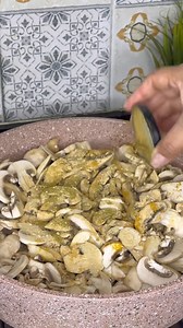 احلي فاهيتا مشروم علي الاطلااااااق 😍 فاهيتا لحمه من غير لحم والطعم رهيب 😋😋😍 #فاهيتا_مشروم #اكلات_نباتية #اكلات_اقتصادية #فيفيان_فريد | فيفيان فريد VIVA