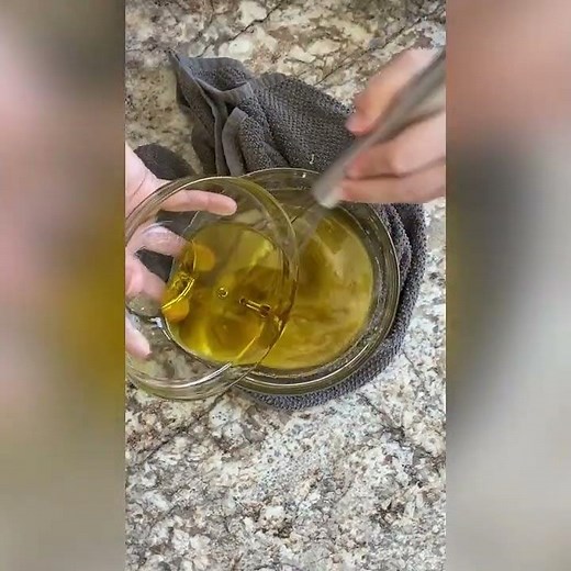 How to Make Homemade Red Wine Vinaigrette Salad Dressing and Marinade