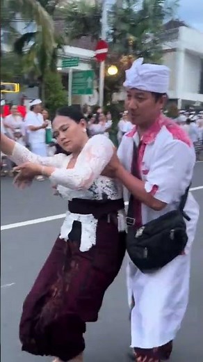 Tradisi MEBURU desa adat Panjer #tradisibali #tabuhbali #adatbali #budayabali Tiktok gexcutecalvicy