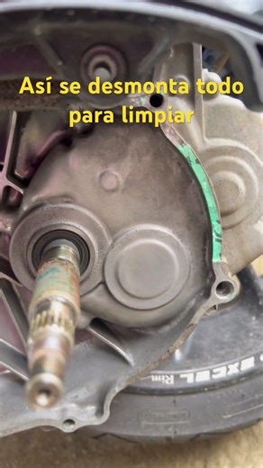 Así se desmonta todo para limpiar #mantenimiento #taller #mecanica #nmax