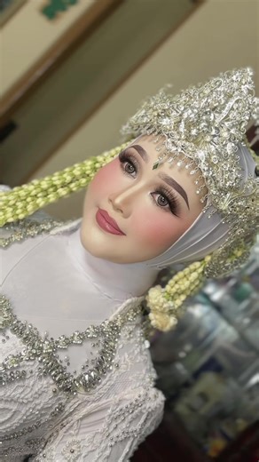 Transformasi Look Classic untuk Pengantin Siger Sunda