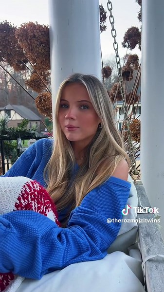 Ella and Emma Rozmajzl: The Life of Twins