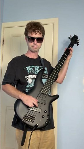 Pretty Woman - Roy Orbison bass cover #bass #bassist #bassplayer #guitar #guitarsolo