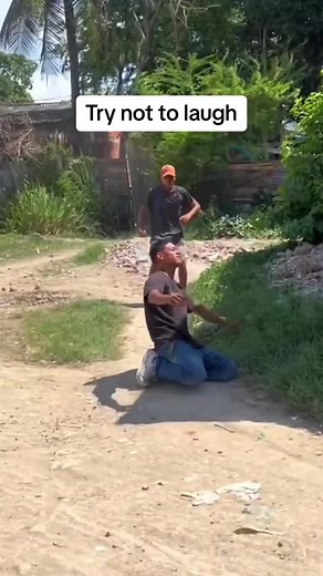 275K views · 3K reactions | Try not to laugh #fun #prank #funny #scareprank #fail #funnymoments #funnyvideos #pranksfunny #藍藍藍 | Funny time | Facebook