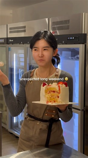 355K views · 5.3K reactions | Unexpected long weekend 凉 another record breaking week for ENZE! We are doing our best every day to keep up with your amazing support! 﫶 #sydneyeats #sydneylife #sydneybaker #sydneybakery #sydneyfood #dayinthelife #bakeryowner #enzebakery #chiffon #sydneycakes | ENZE | Facebook