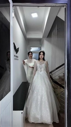 Mistakes when you wearing a huge wedding dress #bybacademy #thanhhuyennguyen#daotaonguoimau #5g