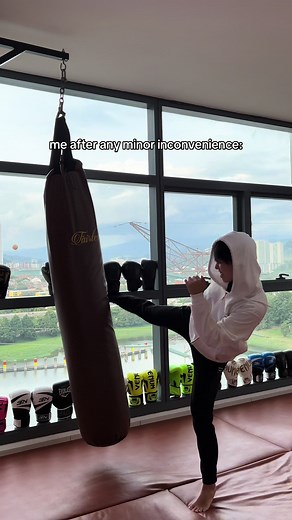 activity to chill and therapy 😌 #kickboxing #muaythai #training #femalerage