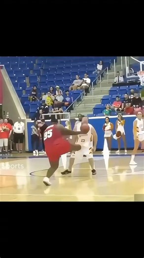 Dude's hillarious and ragebait simultaneously #basketball