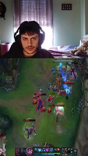 Cómo reposicionarse con la W de Ahri: guía rápida y ejemplo