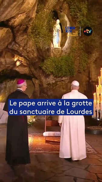Le pape Léon XIV arrive à la grotte du sanctuaire de Lourdes et s'y recueille.