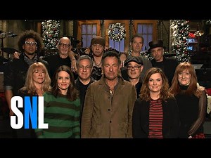 SNL Hosts Tina Fey & Amy Poehler Are Psyched For Bruce Springsteen and the E Street Band