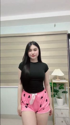 Pretty girl short pant camel toe dance #cameltoe #tiktok #shorts