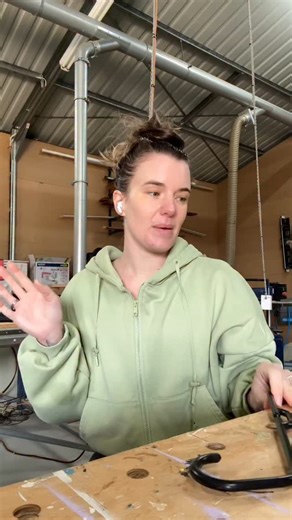 By request, a slowed down version on how to tie balloons 🎈 without mutilating your fingers ✌🏼 It takes literally one second and you get quicker and quicker, I blew up two packs of balloons in about 5 minutes 🤪 really wish I knew this sooner 😱 | Olivia White - House of White