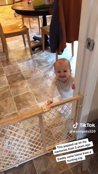 Heartwarming Dad-Baby Reunion Moment