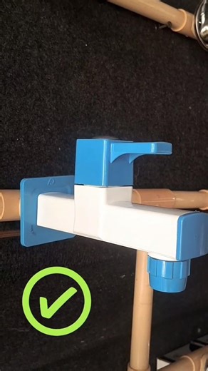 Pani ki leakage se pareshan? | Proper way to use Teflon Tape #plumbing #watertap #fitting #viral