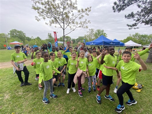 1.3K views · 20 reactions | Le Défi 55, qui se déroule pour une troisième année, est né pour réunir les jeunes, pour les inciter à être actifs, mais aussi pour amasser de l'argent pour financer les activités pour les jeunes immigrants ou de milieu défavorisé dans le but de favoriser leur intégration. | ICI Québec | Facebook